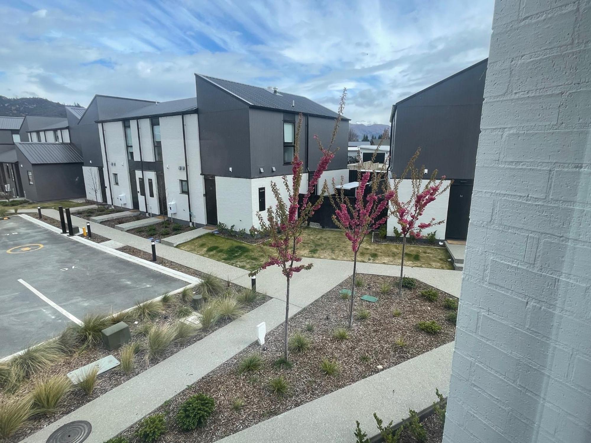 Alpine Junction Townhouse Apartments, Lodge & Hotel Wanaka Exterior foto